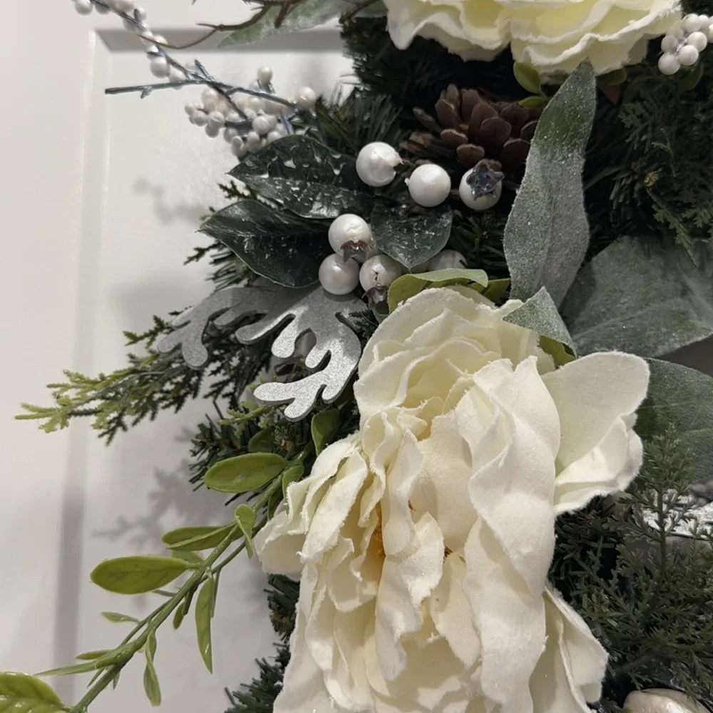 NWT Hand Crafted Winter 12” Wreath White, Silver & Green Pine Cones & Berries
